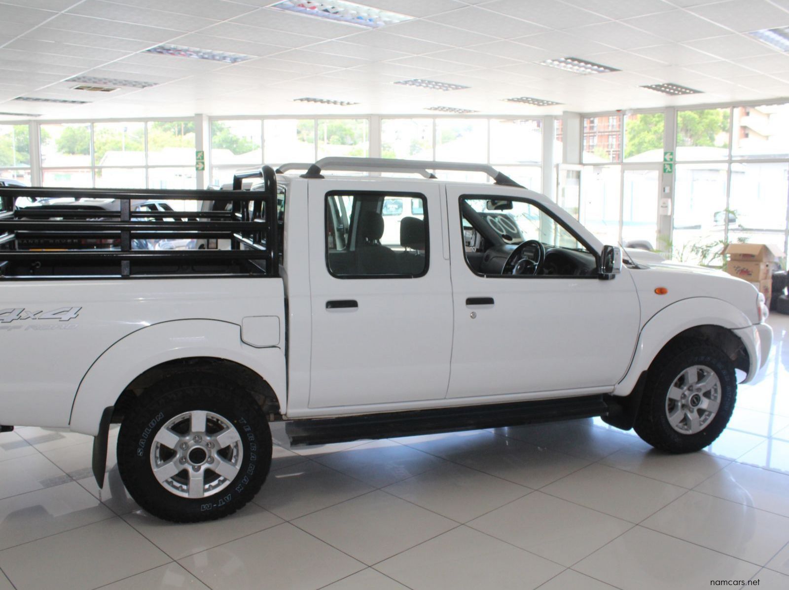 2018 Nissan NP300 2.5 TDI D cab 4x4 pictures