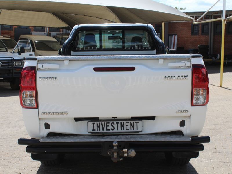 2017 Toyota HILUX 2.8GD6 S/C 4X4 pictures