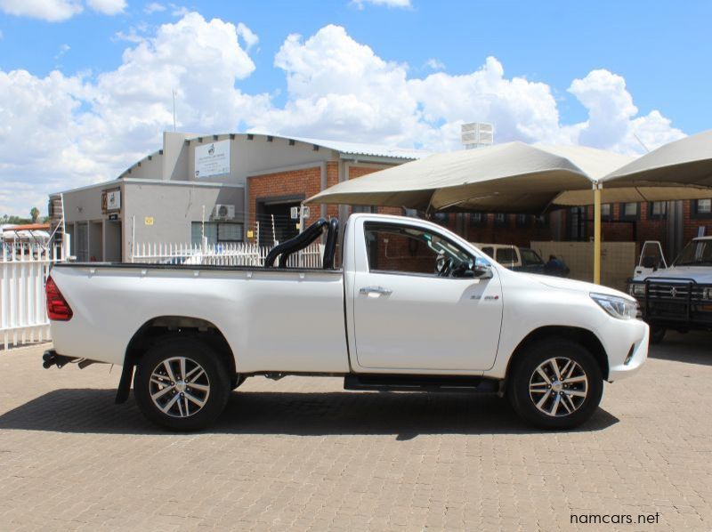 2017 Toyota HILUX 2.8GD6 S/C 4X4 pictures