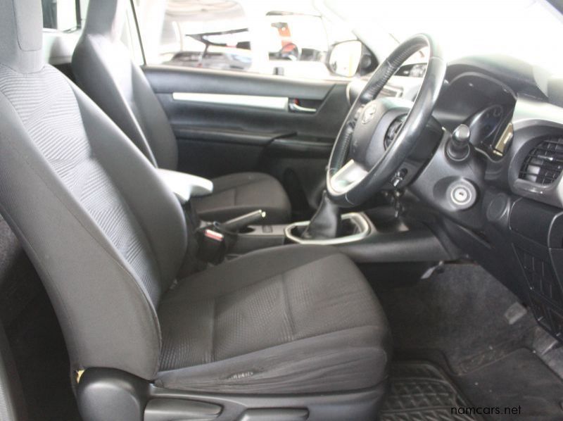 2017 Toyota HILUX 2.8GD6 S/C 4X4 pictures