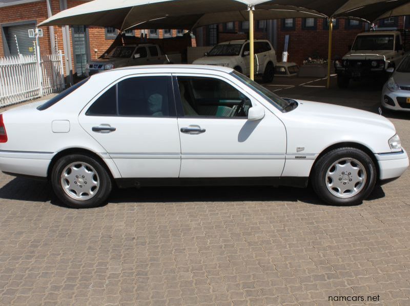 1996 Mercedes-Benz C250 D pictures