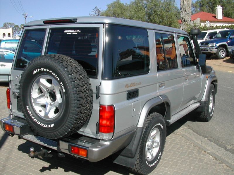 2009 Toyota Land Cruiser 70 series pictures