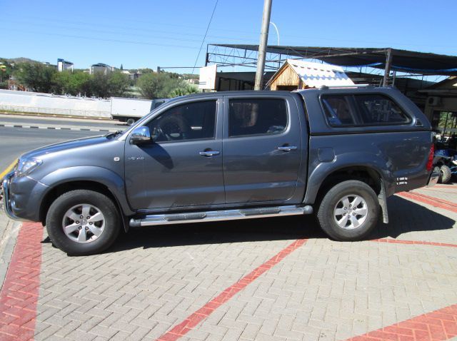 2010 Toyota Hilux pictures