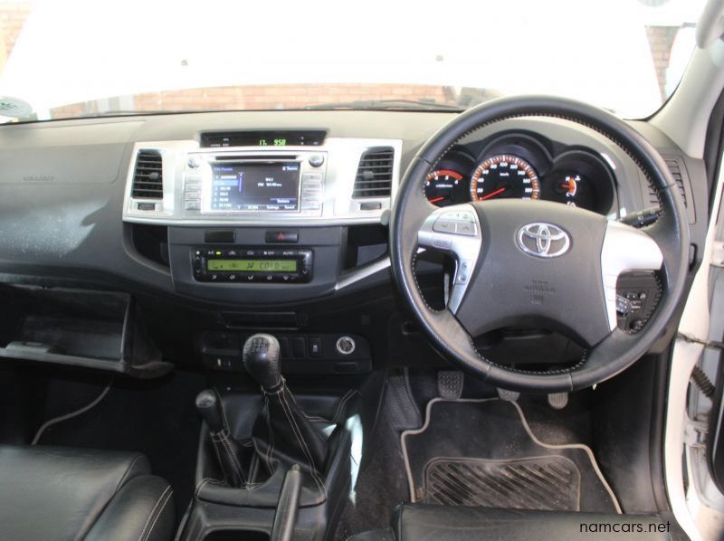 2015 Toyota Hilux 3.0 D4D Legend 45 4x4 pictures