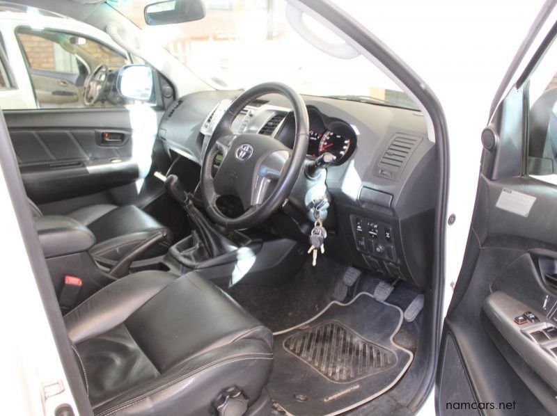2015 Toyota Hilux 3.0 D4D Legend 45 4x4 pictures