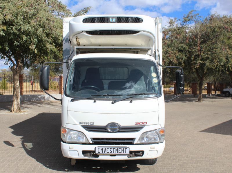 2014 Hino HINO 300 COOLER TRUCK pictures