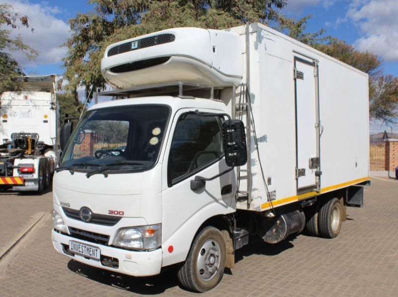 2014 Hino HINO 300 COOLER TRUCK pictures