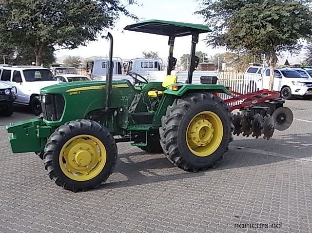 2017 John Deere 5065E 4x4 pictures