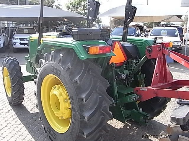 2017 John Deere 5065E 4x4 pictures