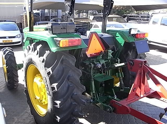 2017 John Deere 5065E 4x4 pictures