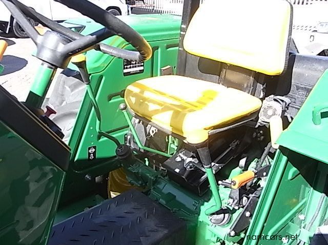 2017 John Deere 5065E 4x4 pictures