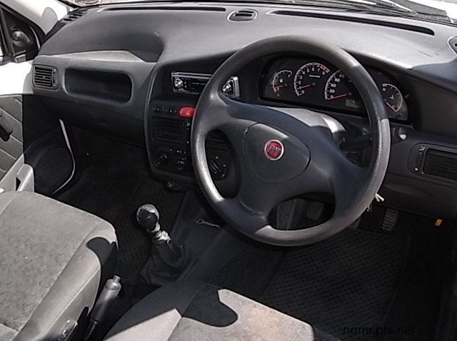 2010 Fiat Strada pictures
