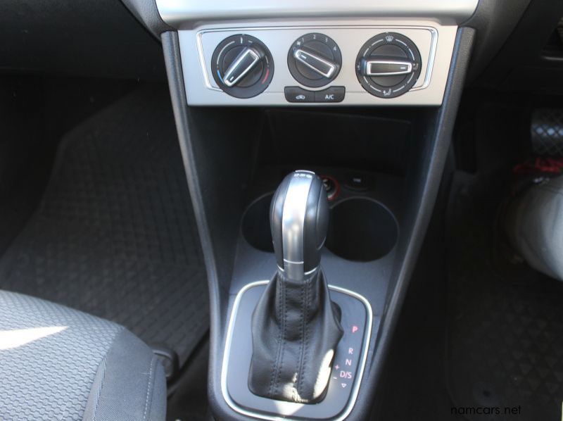 2017 Volkswagen Polo Tsi Hiline DSG pictures