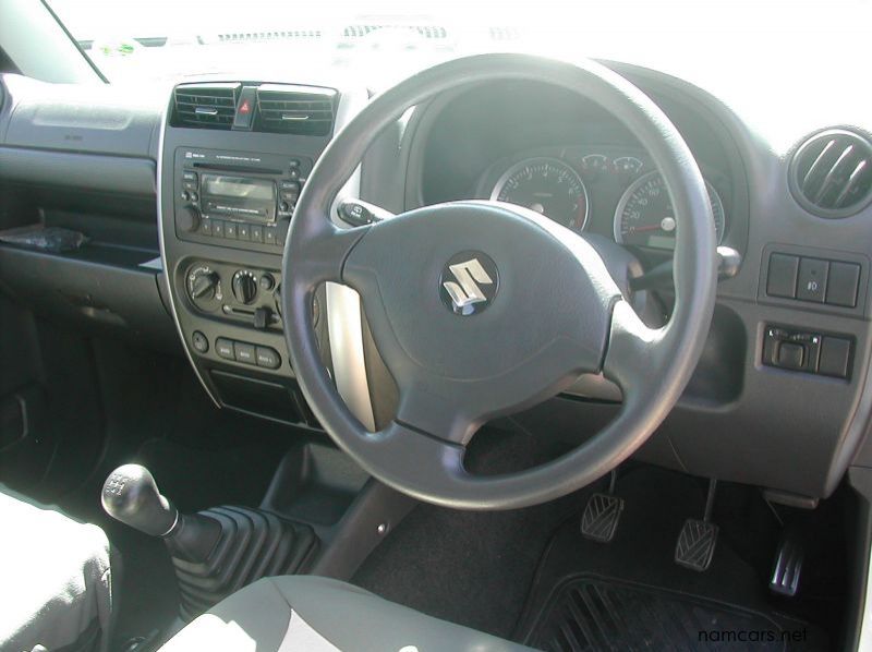 2011 Suzuki Jimny pictures