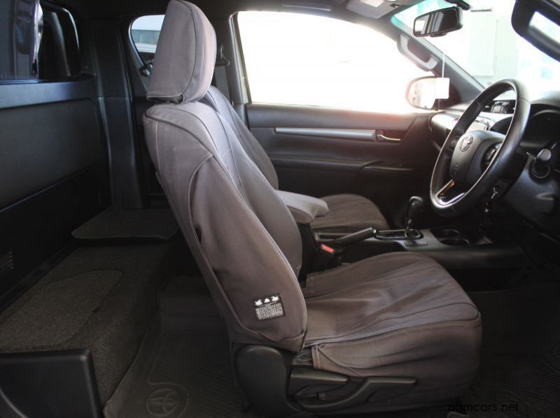 2021 Toyota HILUX 2.8GD6 A/T CLUBCAB 4X4 LEGEND pictures