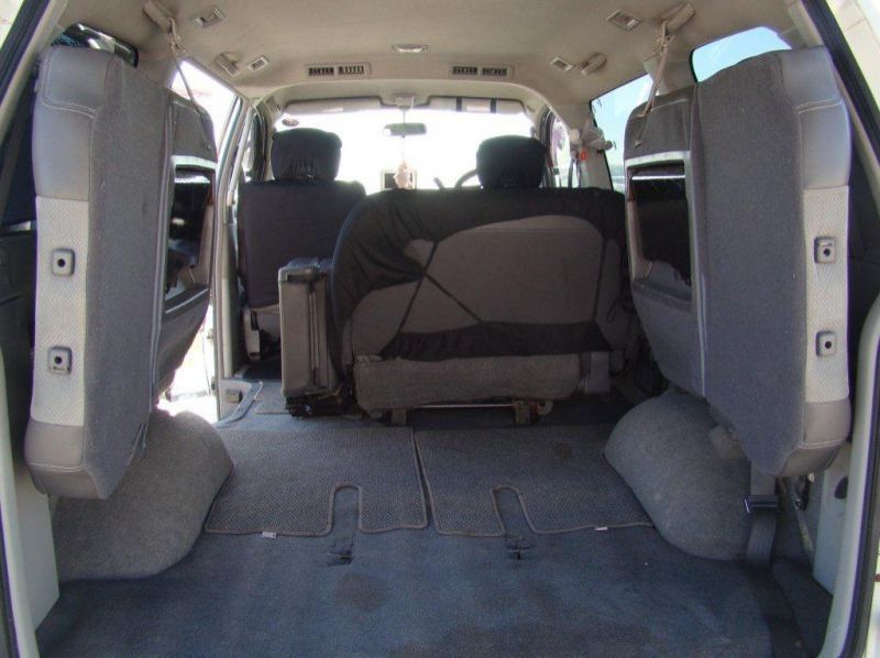 2006 Mitsubishi Delica pictures