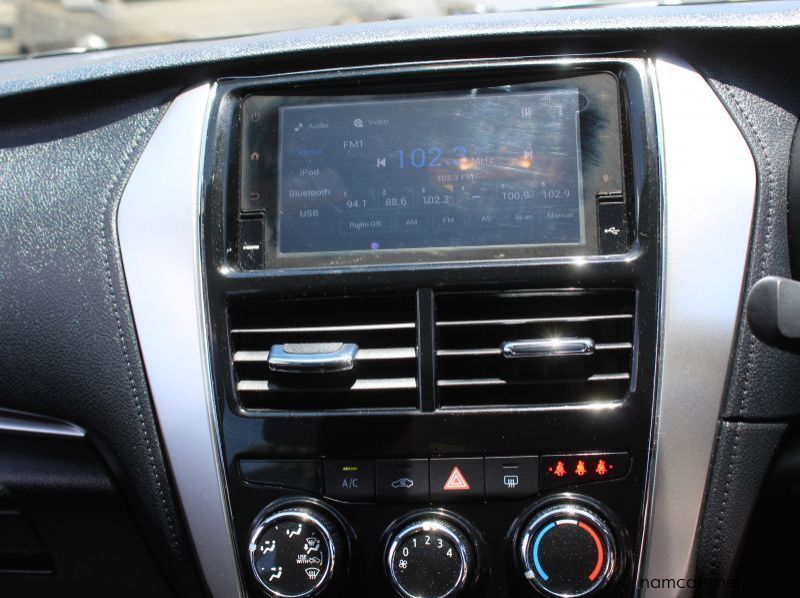 2018 Toyota YARIS 1.5 CVT XS pictures
