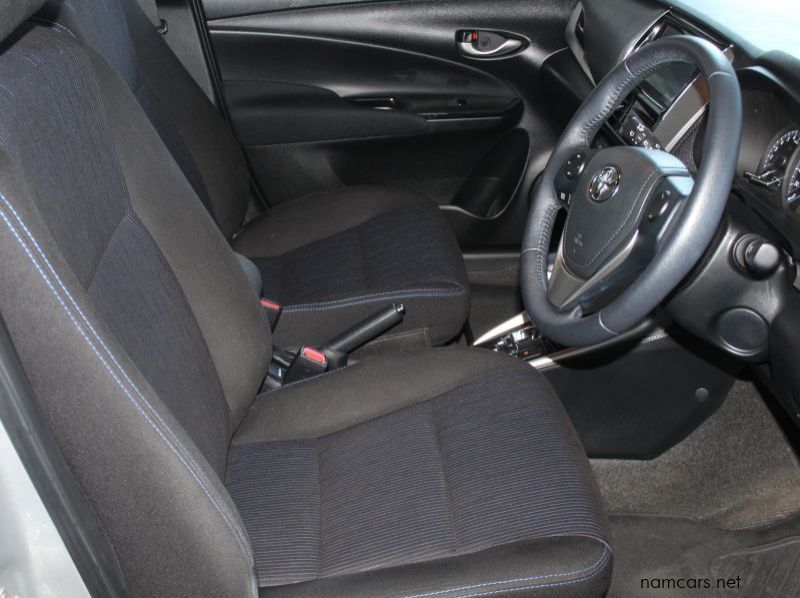 2018 Toyota YARIS 1.5 CVT XS pictures