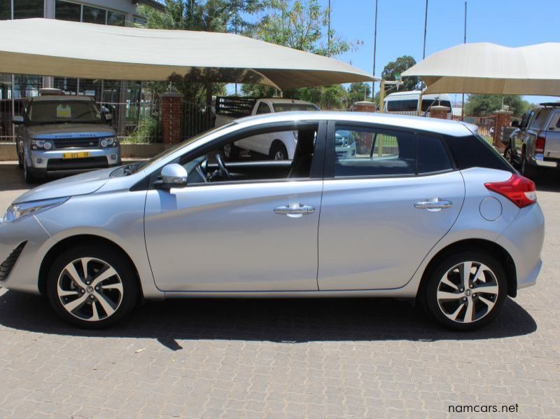 2018 Toyota YARIS 1.5 CVT XS pictures