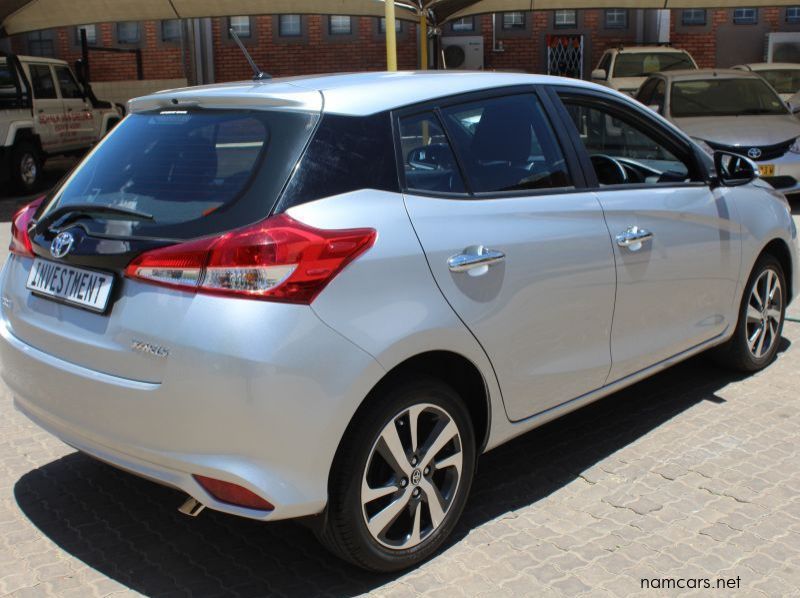 2018 Toyota YARIS 1.5 CVT XS pictures