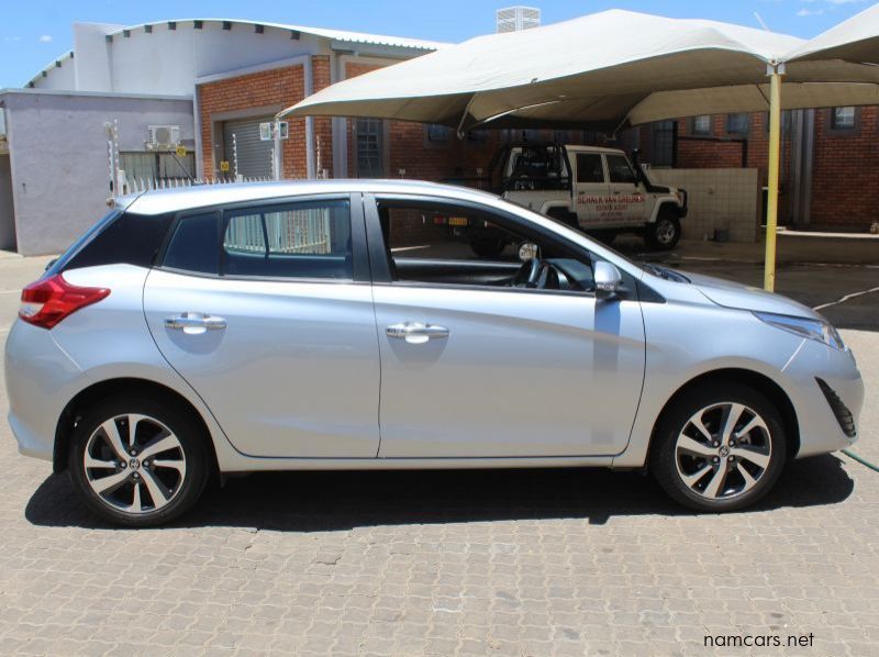 2018 Toyota YARIS 1.5 CVT XS pictures