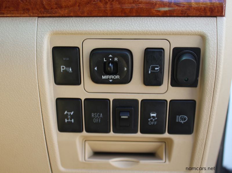 2012 Toyota LANDCRUISER 200SERIES 4.5V8 DIESEL VX pictures