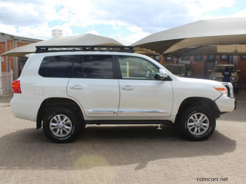 2012 Toyota LANDCRUISER 200SERIES 4.5V8 DIESEL VX pictures