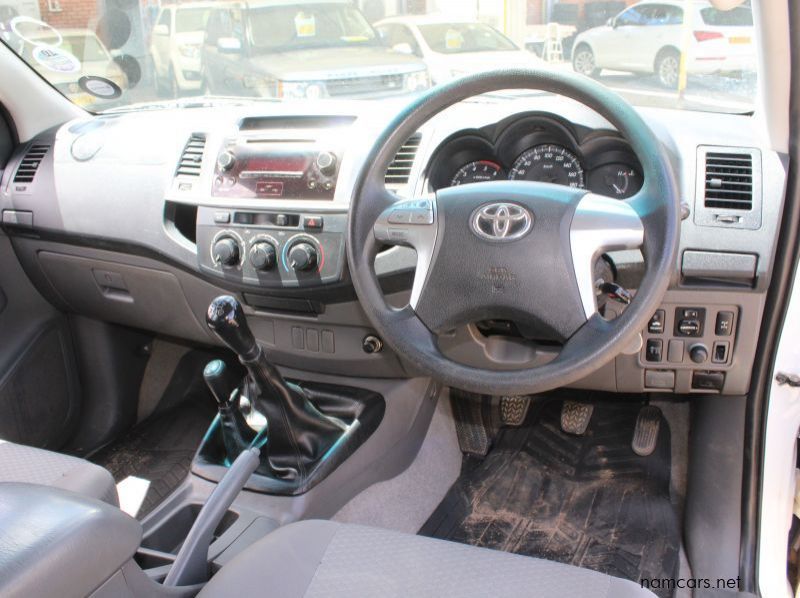 2014 Toyota HILUX 2.5D4D D/C 4X4 SRX pictures