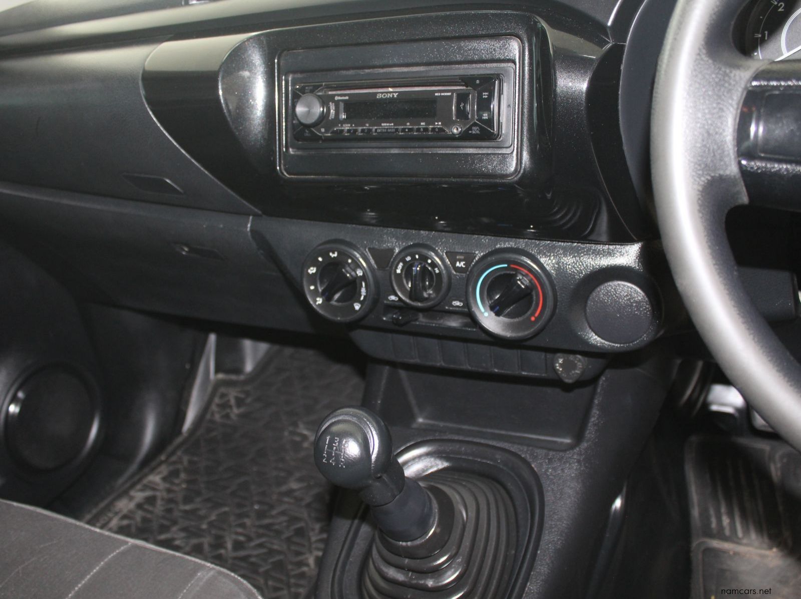 2020 Toyota Hilux 2.4 GD 2x4 S cab pictures