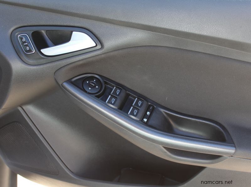 2016 Ford FOCUS ECOBOOST TREND pictures