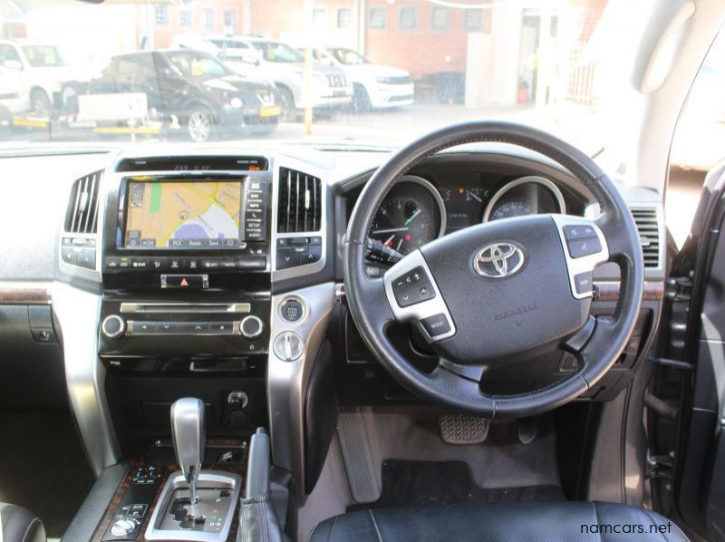 2015 Toyota 200 Series 4.5 D4D pictures