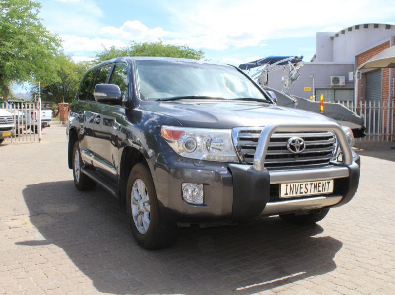 2015 Toyota 200 Series 4.5 D4D pictures