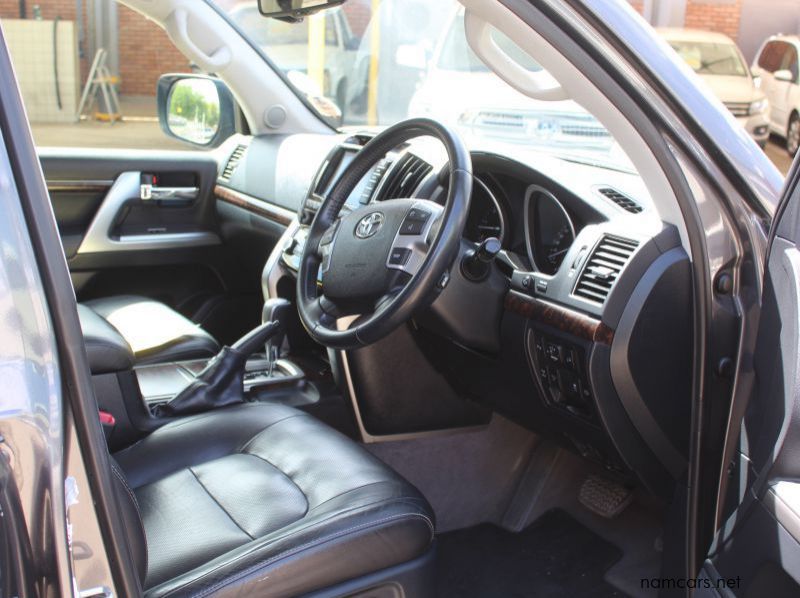 2015 Toyota 200 Series 4.5 D4D pictures