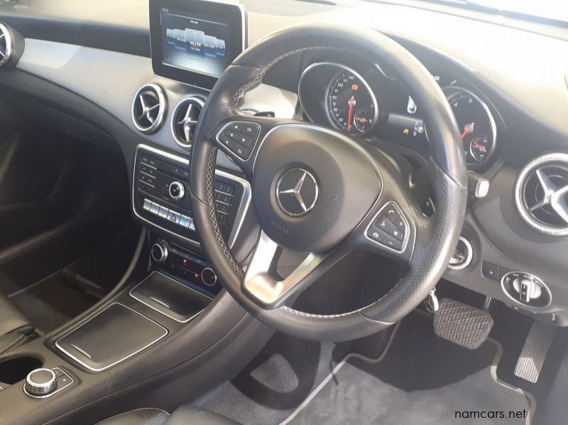2017 Mercedes-Benz CLA 200 URBAN A/t pictures