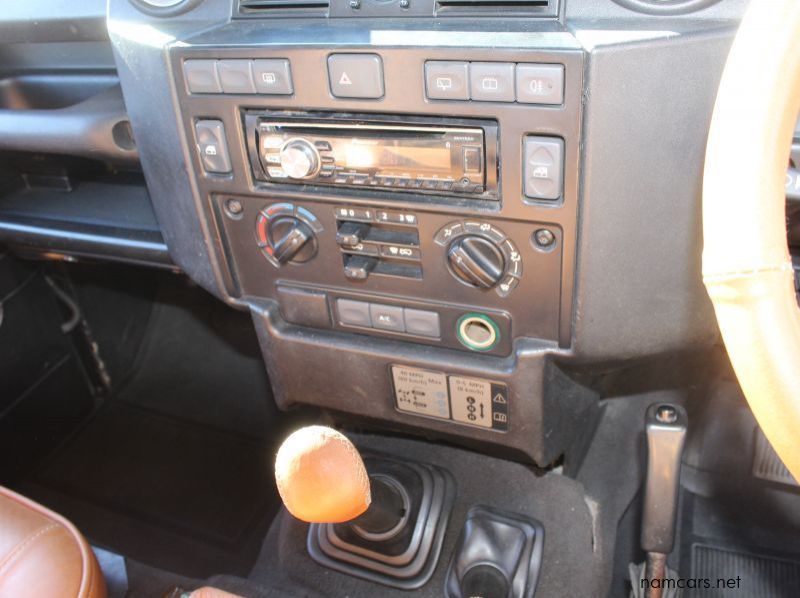 2008 Land Rover Defender 90 Puma pictures