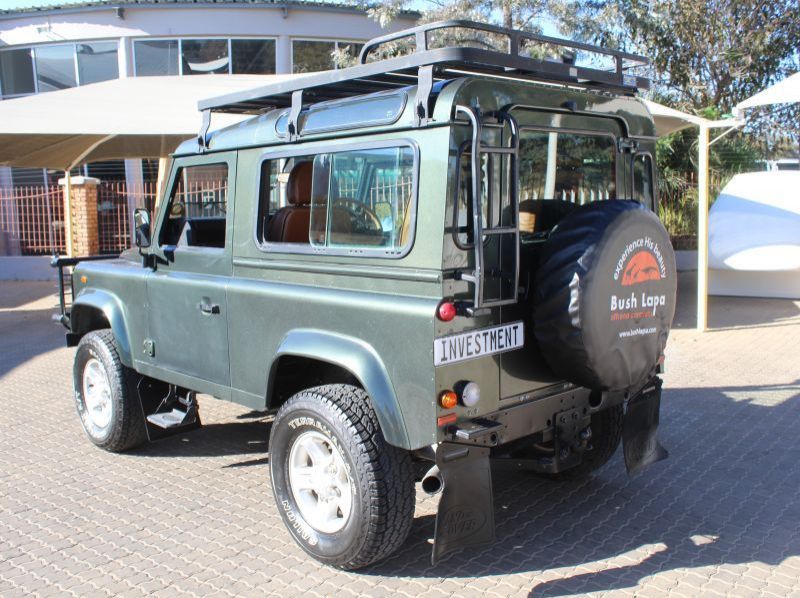 2008 Land Rover Defender 90 Puma pictures