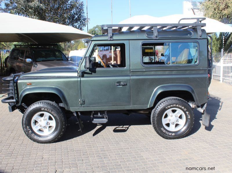 2008 Land Rover Defender 90 Puma pictures