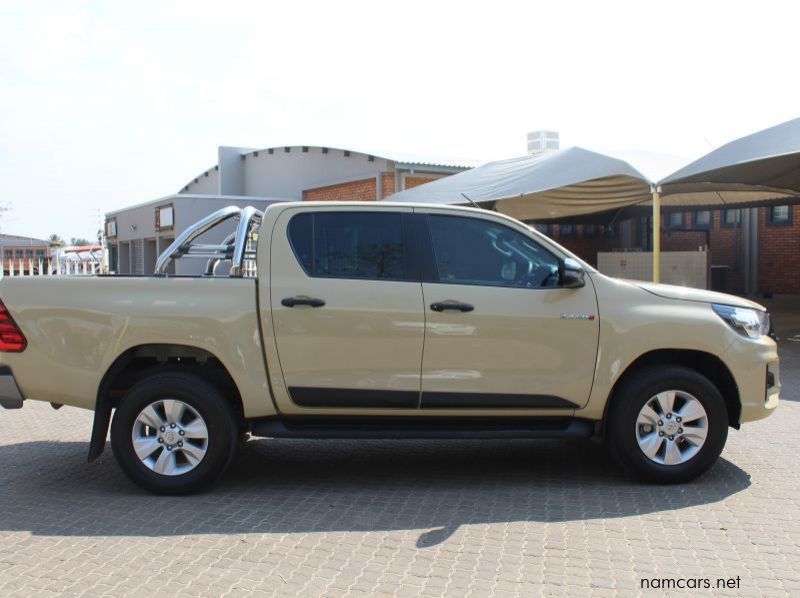 2020 Toyota HILUX 2.4GD6 D/C 4X4 SRX pictures