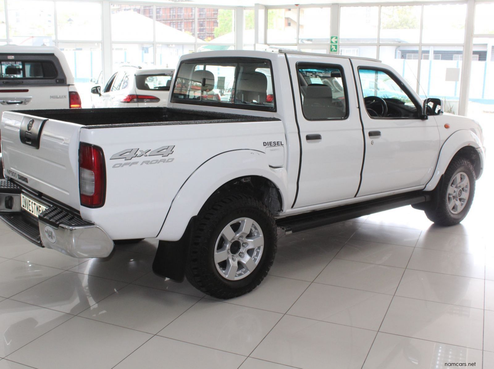 2020 Nissan Nissan NP300 D cab 2.5 TDI 4x4 pictures