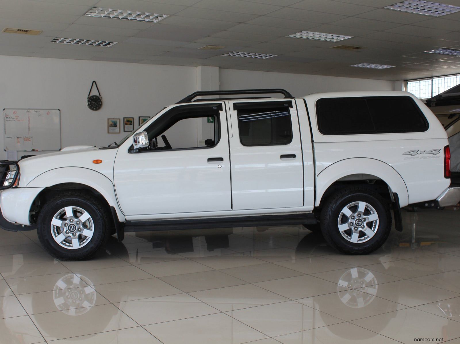 2020 Nissan NP300 DC 4x4 pictures