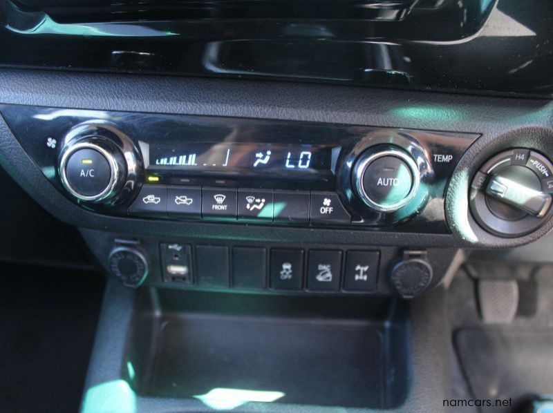 2017 Toyota HILUX 2.8 GD6 4X4 MANUAL D/C pictures