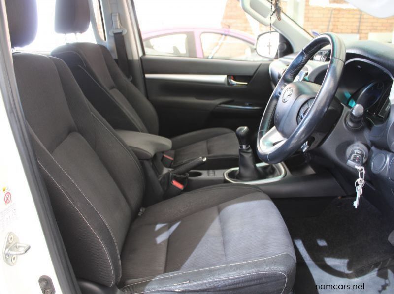 2017 Toyota HILUX 2.8 GD6 4X4 MANUAL D/C pictures