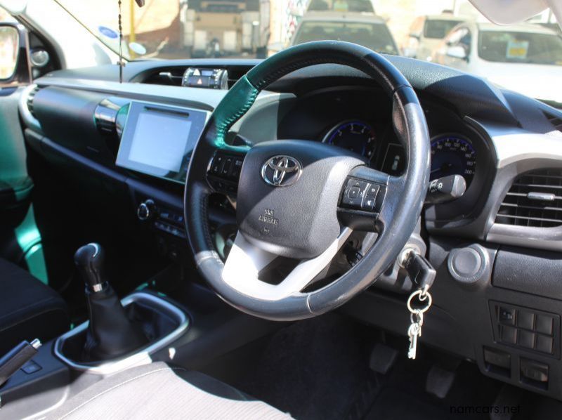 2017 Toyota HILUX 2.8 GD6 4X4 MANUAL D/C pictures