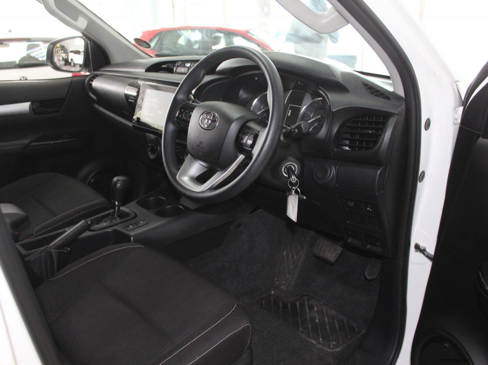 2024 Toyota Toyota Hilux 2.4 GD6 4x4 D cab Auto pictures