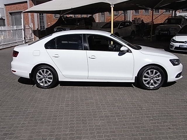 2014 Volkswagen Jetta 6 TDI 1.6 DSG Comfortline pictures