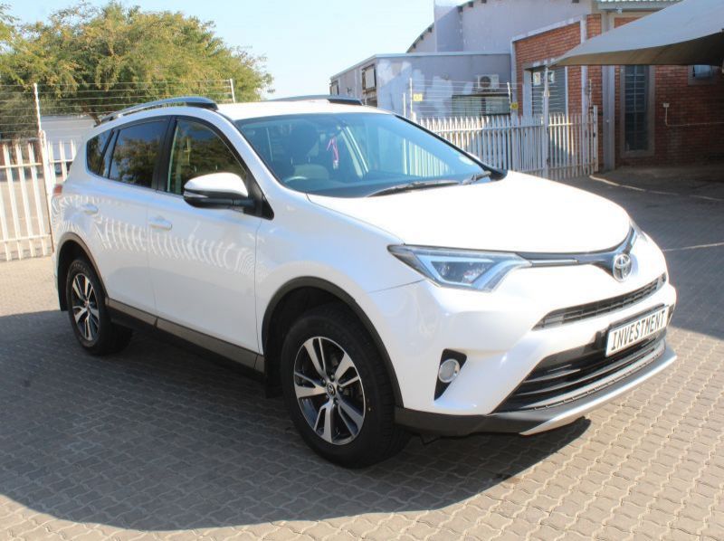 2017 Toyota RAV4 2.0I A/T GX 4X2 pictures