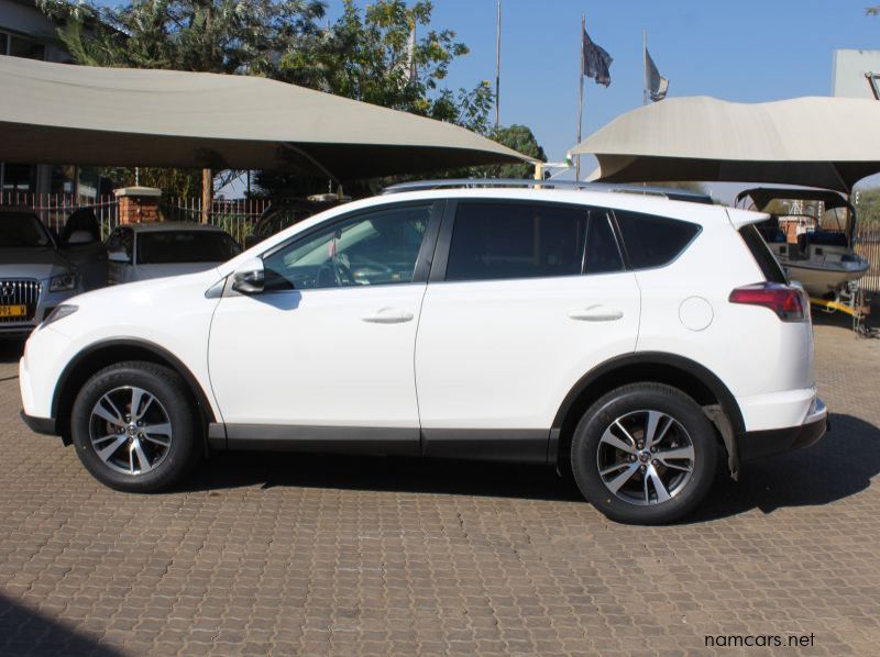 2017 Toyota RAV4 2.0I A/T GX 4X2 pictures