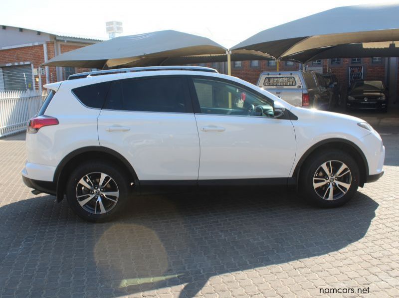 2017 Toyota RAV4 2.0I A/T GX 4X2 pictures