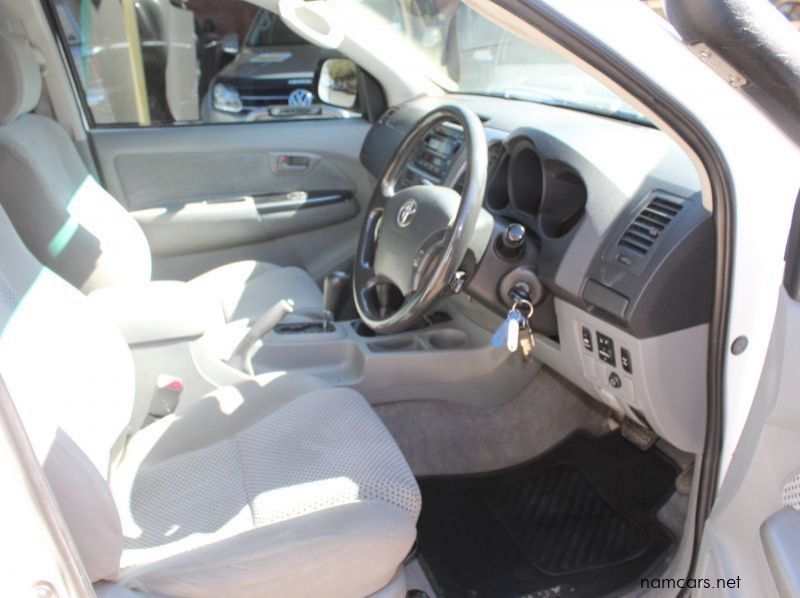 2009 Toyota Hilux 4.0 V6 D Cab 4x4 auto pictures