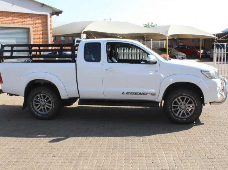 2015 Toyota Hilux Legend 45 Ex-Cab pictures